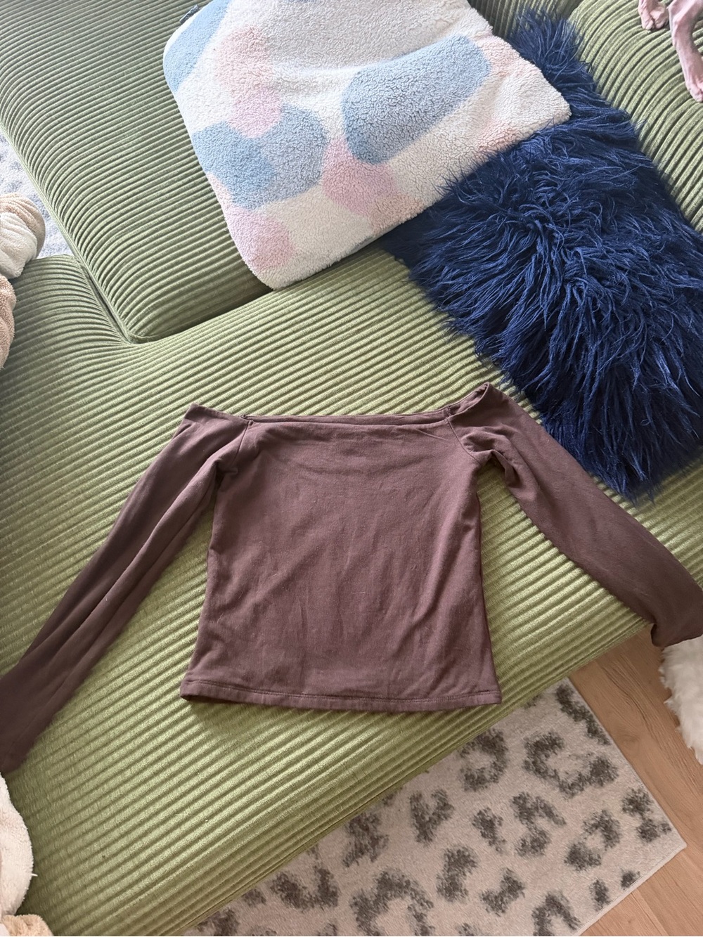 Abercrombie & Fitch Off-Shoulder Long Sleeve Sweater - Chocolate Brown